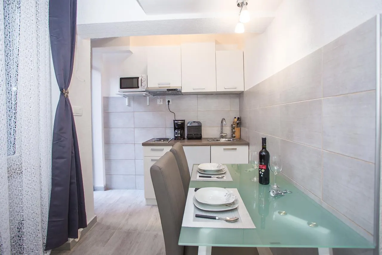 Studio Apartment Vasilj Split