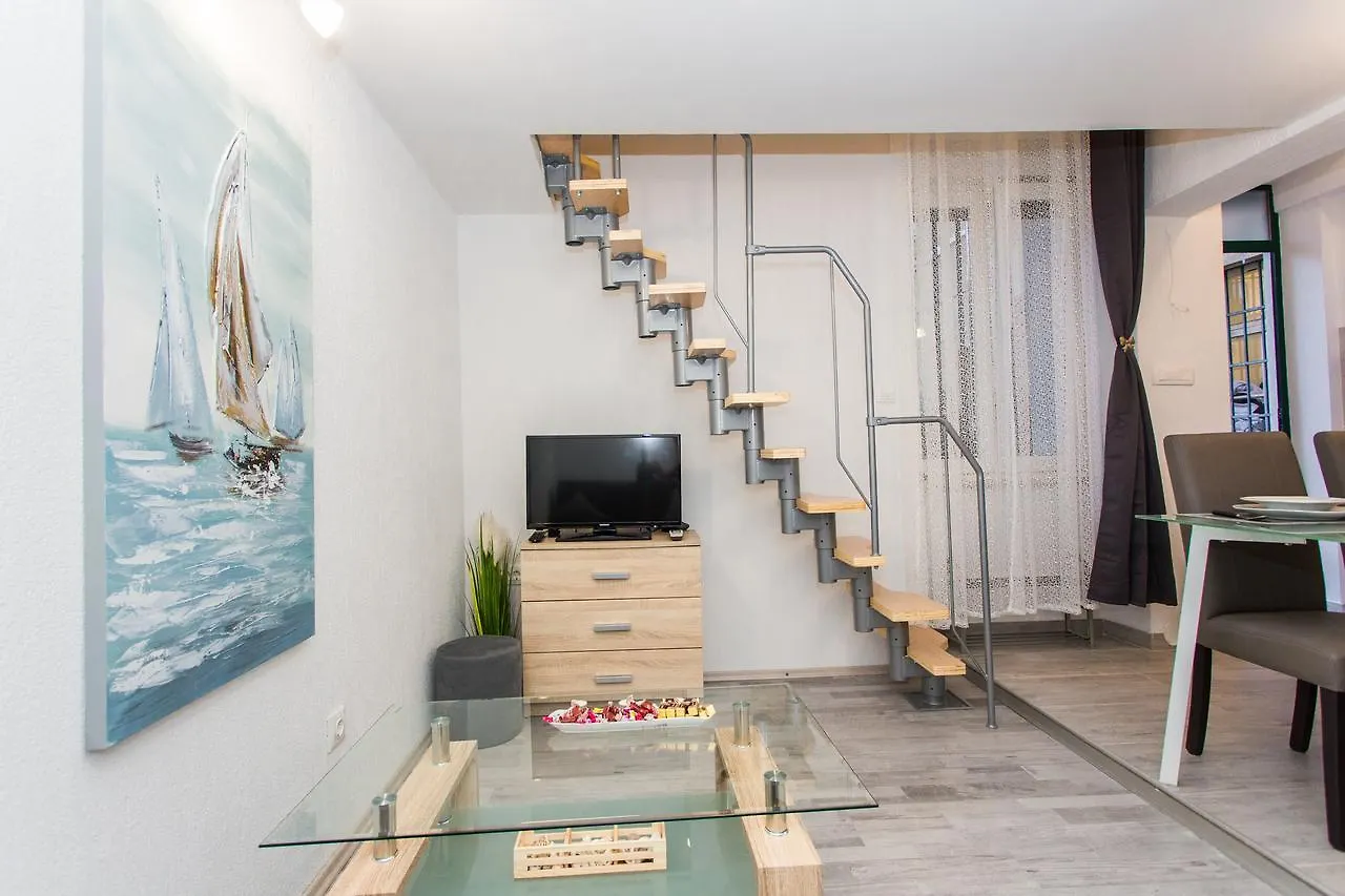 Studio Apartment Vasilj Split